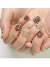 アンドクラッシィ(&classy.)/ショートネイルデザイン