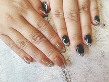 マリアンジュ(MariAnju)/ジェルネイル★左右色違い