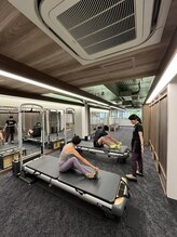 ピラティスアライアンス たまプラーザスタジオ/マットグループマットクラス様子