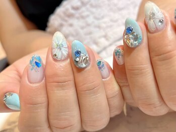 白×ブルーネイル♪