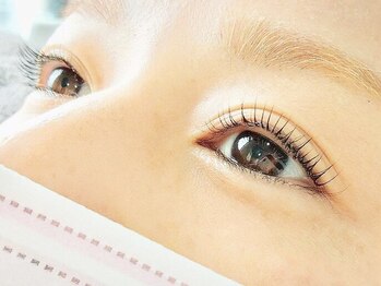 エスト ヘアーリラクゼーション(est Hair Relaxzation)の写真/すっぴんでも美しく上品な目元に♪【プレミアムトリートメント付き!似合わせ&潤いまつげパーマ】