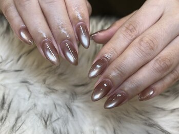 リット(lit.)の写真/オフィスでもOKな大人シンプルネイルは当店にお任せ！上品でシンプルなカラーやデザインを豊富にご用意◎