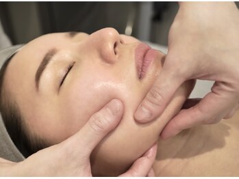 ベリア 広尾(BelLia)/+¥2000【CBD小顔フェイシャル 】