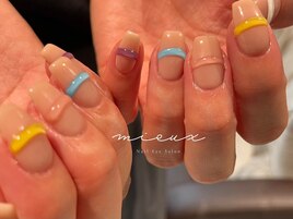 ぷっくり春カラーネイル