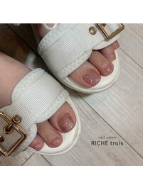 大人ピンクのラメネイル
