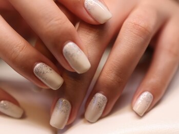 クロ(KURO)/雪ネイル/茜部ネイルサロン