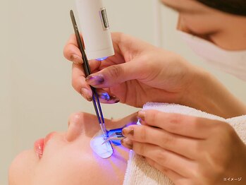 ビューティジーン 天神店の写真/【LEDマツエク(まつげエクステ)】LEDライトで硬化する話題のまつエク(フラットラッシュ変更無料)