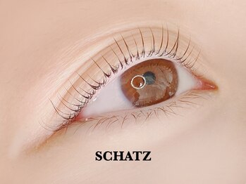 シャッツ(SCHATZ)の写真/【まつ毛パーマ¥5000～】根元からしっかり立ち上げ！キープ力が大好評のサロン◎