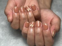 ネイルサロン 虹色/