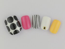 ドット×ストライプネイル