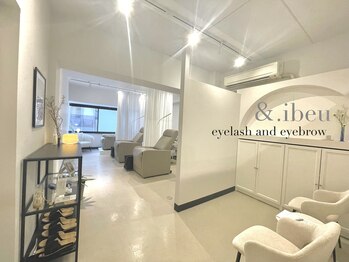 アンドアイビュー(&.ibeu)