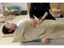 美容整体すこやかの雰囲気（お腹の調整が【お顔の歪み・たるみ・むくみ】の調整の土台です。）