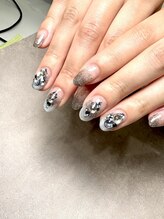 ラキネイル(LAKI Nail)/マグネット×ストーンアート
