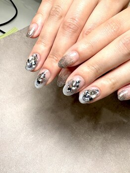 ラキネイル(LAKI Nail)/マグネット×ストーンアート