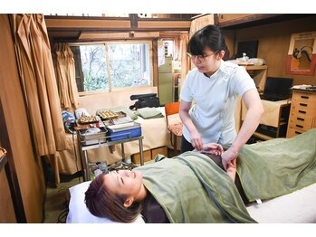 中村温灸院/脈診