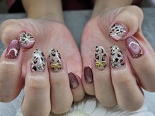 メグ ネイル(megu)