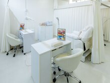 リクライニングチェア完備！ネイルとアイの同時施術も可◎