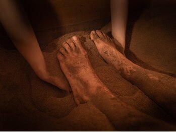 米ぬか酵素浴BranRoom小岩店【12/22　NEW OPEN（予定）】の写真/【冷えやむくみ改善にも◎】酵素風呂の発酵熱で、身体の芯までぽっかぽか♪代謝UPでデトックス効果も！