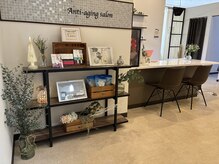 リノ(Lino)/サロン入り口