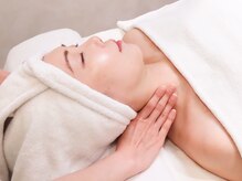 サロン キワ(salon kiwa)の雰囲気(デコルテ、ヘッドのコリをほぐす事で美肌と小顔が実現します。)