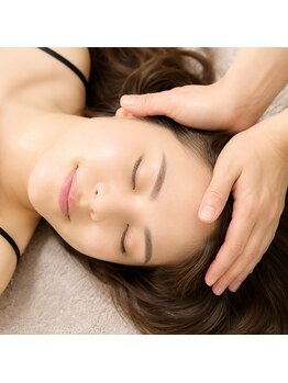 クリスタルミー 横須賀(Crystal me)の写真/【小顔専門店だから出来る究極の小顔術】骨格からアプローチする最新小顔矯正×頭蓋骨矯正で本来の輪郭に◎