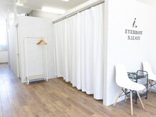 アイドット 山形店(i.)の雰囲気（落ち着いた雰囲気の店内♪眉毛/アイブロウ/眉/まゆげ/間引き）