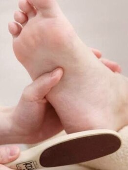 フェリシア Feliciaの写真/【夏に向けてツルツルのかかとに♪】足裏・足先の乾燥/足裏のひび割れ・ごわつきのお悩み解消いたします◎