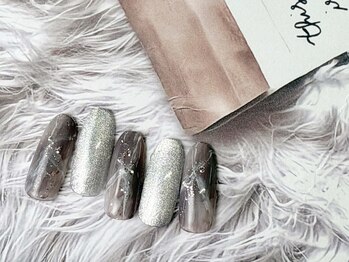 11月12種類から選べるデザイン