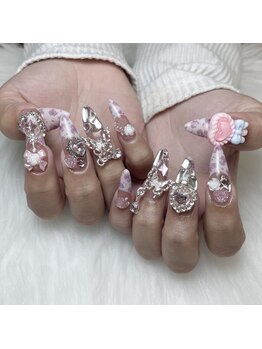 ダーリン(Darling)/ピンクで可愛いギャルネイル