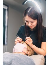 【高技術ゆえのスピード】「丁寧なのに早い」を実現。無駄のない手際で、ストレスフリーな施術。