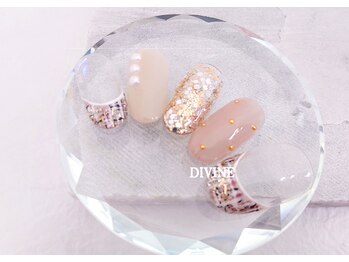 ディバイン ネイルズ(DIVINE NAILS)/ジェルアートやり放題