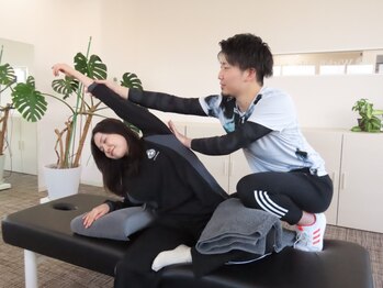 ウィズバディー(WithBuddy)の写真/猫背や反り腰でお悩みの方多数来店!今までと違った身体の感覚に出会えます☆