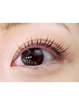 ナチュラル上品な目元にしたい