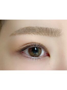 ナチュラル上品な目元にしたい