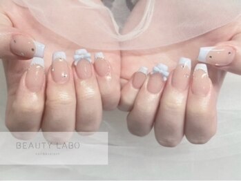 ビューティーラボ 川西店(Beauty Labo)の写真/指先にキレイに美フォルムが叶う長さ出し¥6000～♪プラス¥1100でお爪を削らないパラジェルへの変更も可能◎