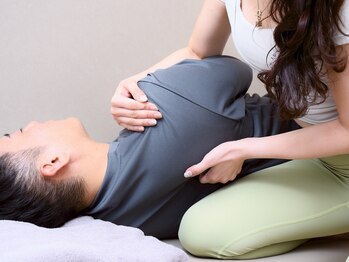 柔軟工房 ストレッチファクトリー 本町心斎橋店の写真/カチカチの首・肩こりをたっぷりケア。一人では伸ばせない深層部へアプローチします♪