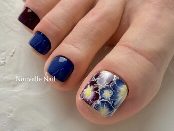 ヌーベルネイル(Nouvelle Nail)/手描きフラワー フットネイル