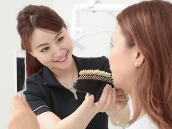 ホワイトニングショップ 宇都宮店の写真/《動画を見ながらの施術もOK★》気軽に行ける！圧倒的な白さに自信ありのホワイトニング専門店♪