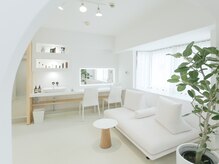 ブリス(Bliss)の雰囲気（白を基調とした清潔感のある店内。換気・消毒を徹底しております）