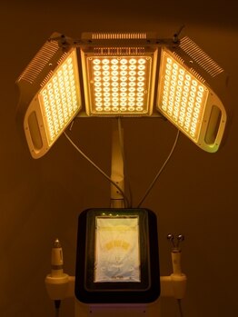 ビーティークリニカル 新宿三丁目(BT clinical)/超出力LED:黄色