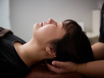 イリオ(IRIO)の写真/心地よい圧で首・肩をゆるめ、身体も心もリフレッシュ！男性も女性も気軽に行きやすいリラクサロン♪