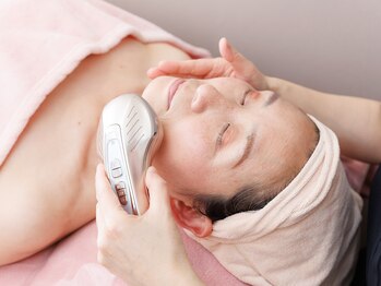 小顔エステsakura belle(サクラベル)の写真/【美白・シミ予防】紫外線が気になる季節の集中ケア★ヒト幹細胞×角質ケアで、くすみのない透明肌へ導く♪