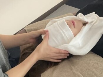リラクゼーション キュア(CURE)の写真/程良い力加減のドライヘッドスパ！PCやスマホの見すぎで溜まった眼精疲労や頭痛も改善◎癒しの時間を提供♪