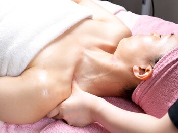 ペルラ(Perla)/デコルテ施術