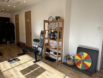 イースタイルラボ(E style LAB)/暖かい雰囲気の店内