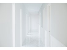 ブルームーン(BLUE MOON)の雰囲気（真っ白な廊下各部屋異なる世界観で雰囲気を楽しめる♪#常陸大宮）