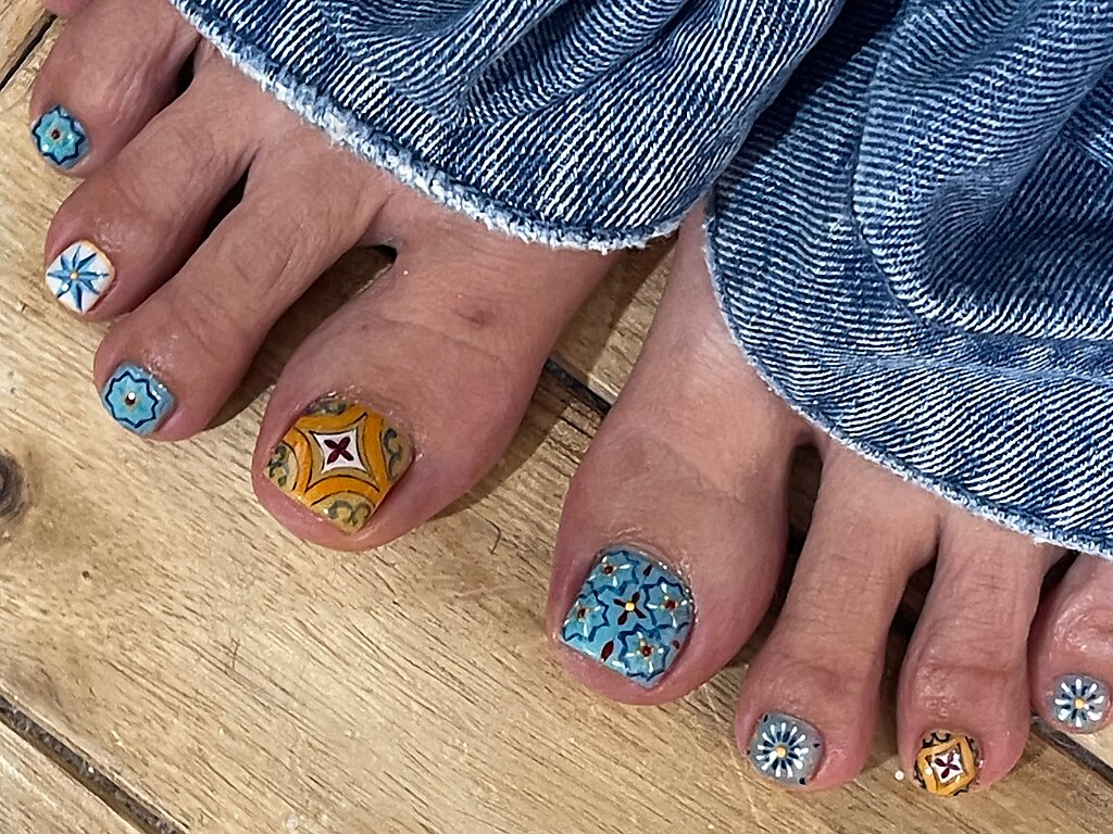 2026年冬トレンド】ターコイズ フット 夏のネイルデザイン集｜人気順