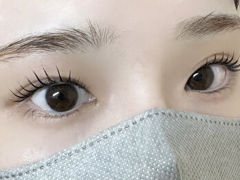 ローランリム(LORAN Lim)/上向きまつげで目元を明るく