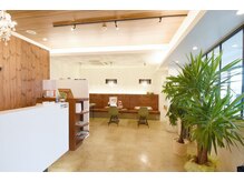 ブルー P's SQUARE店/清潔感ある広々とした空間を演出