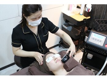 ジェネシス(Genesis)/美肌光フェイシャル